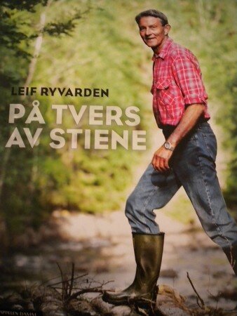 På tvers av stiene (Leif Ryvarden)